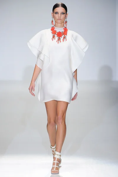 Look 9